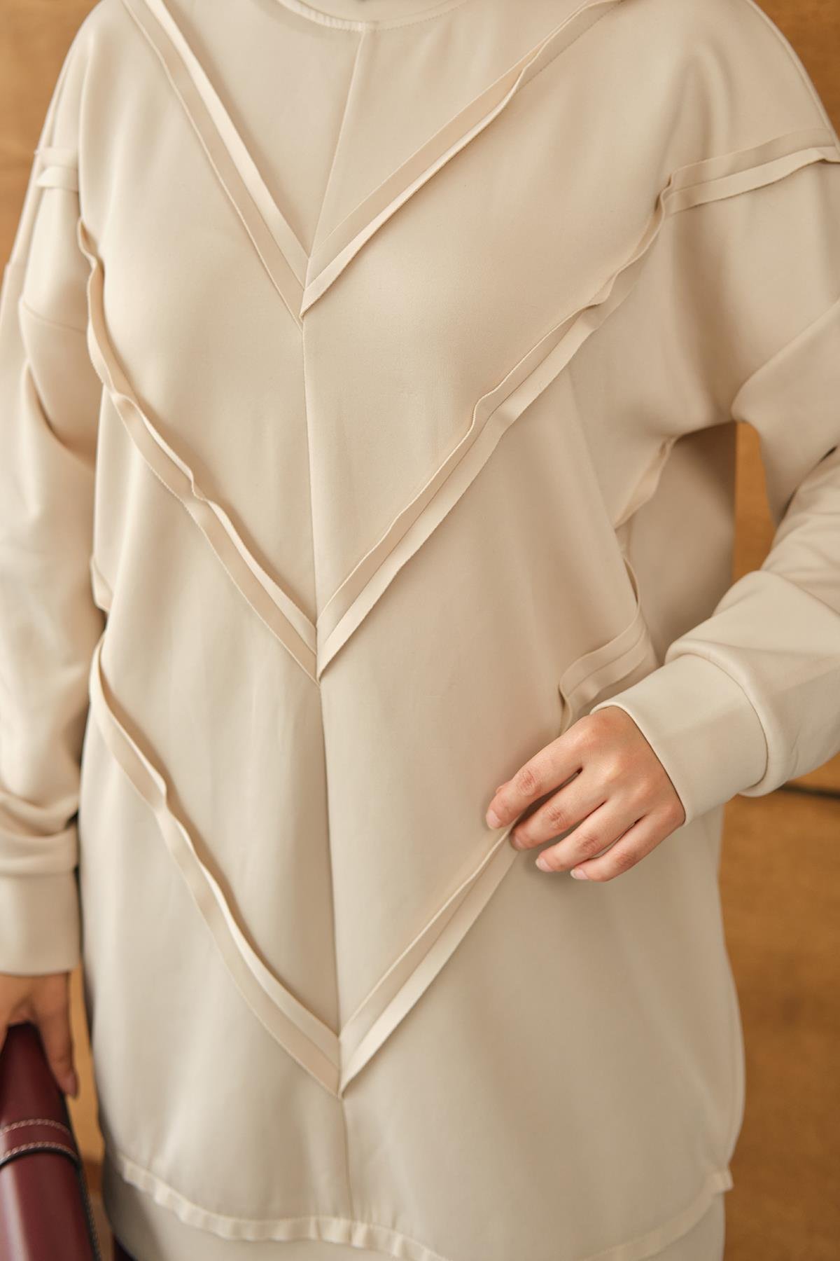 Önü V Detaylı Tunik Taş