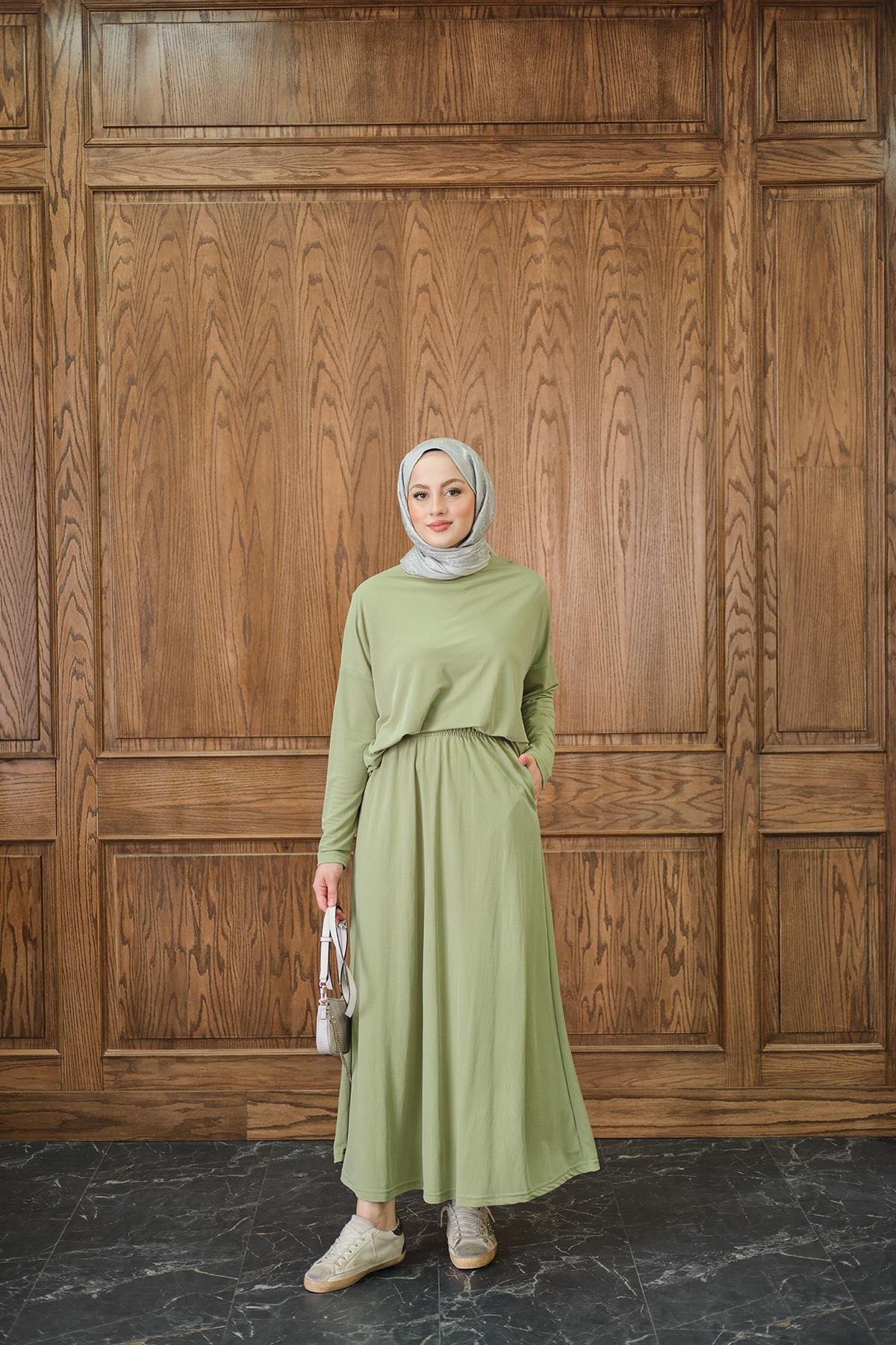 Oval Kesim Takım Yeşil