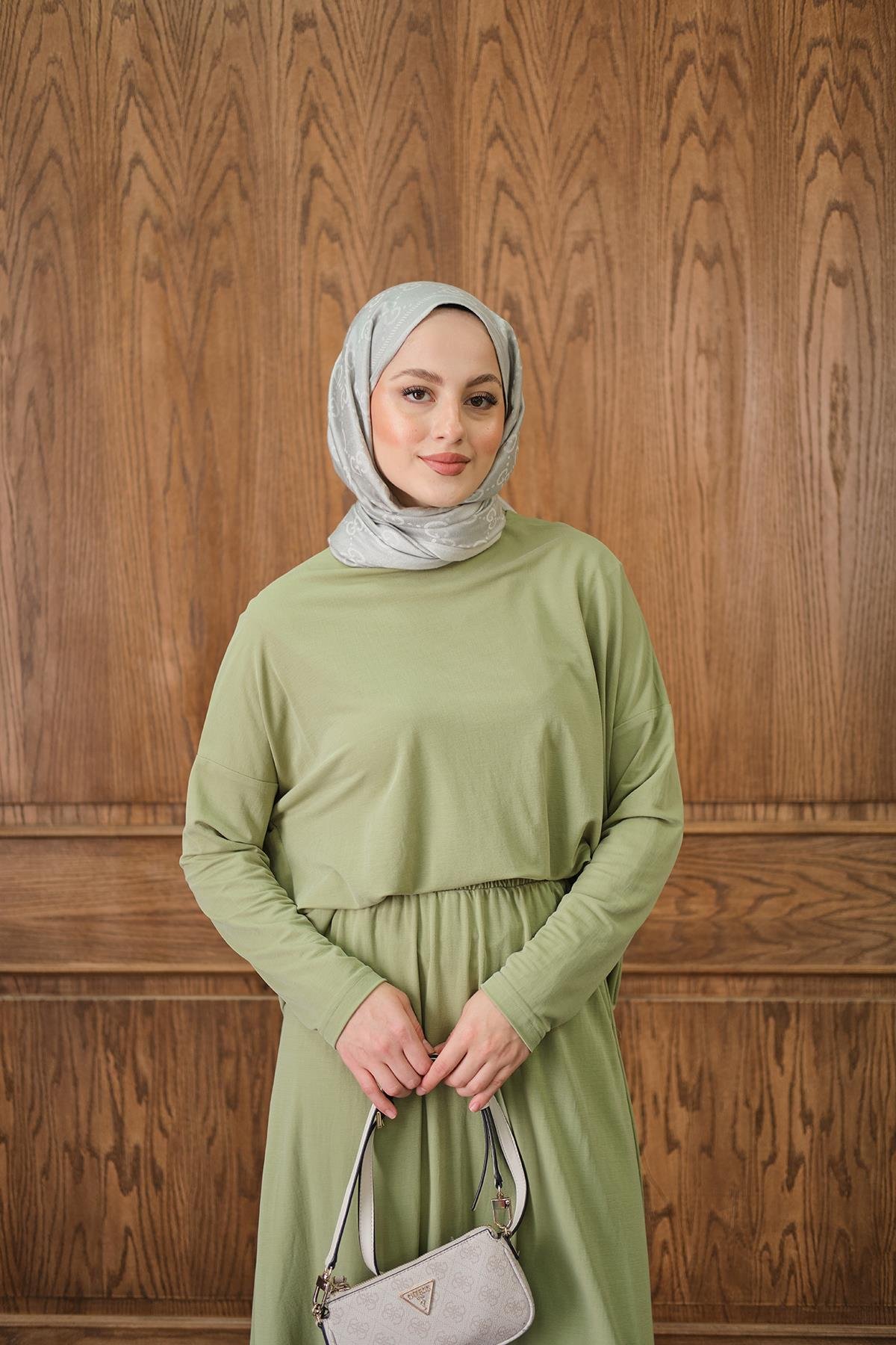 Oval Kesim Takım Yeşil