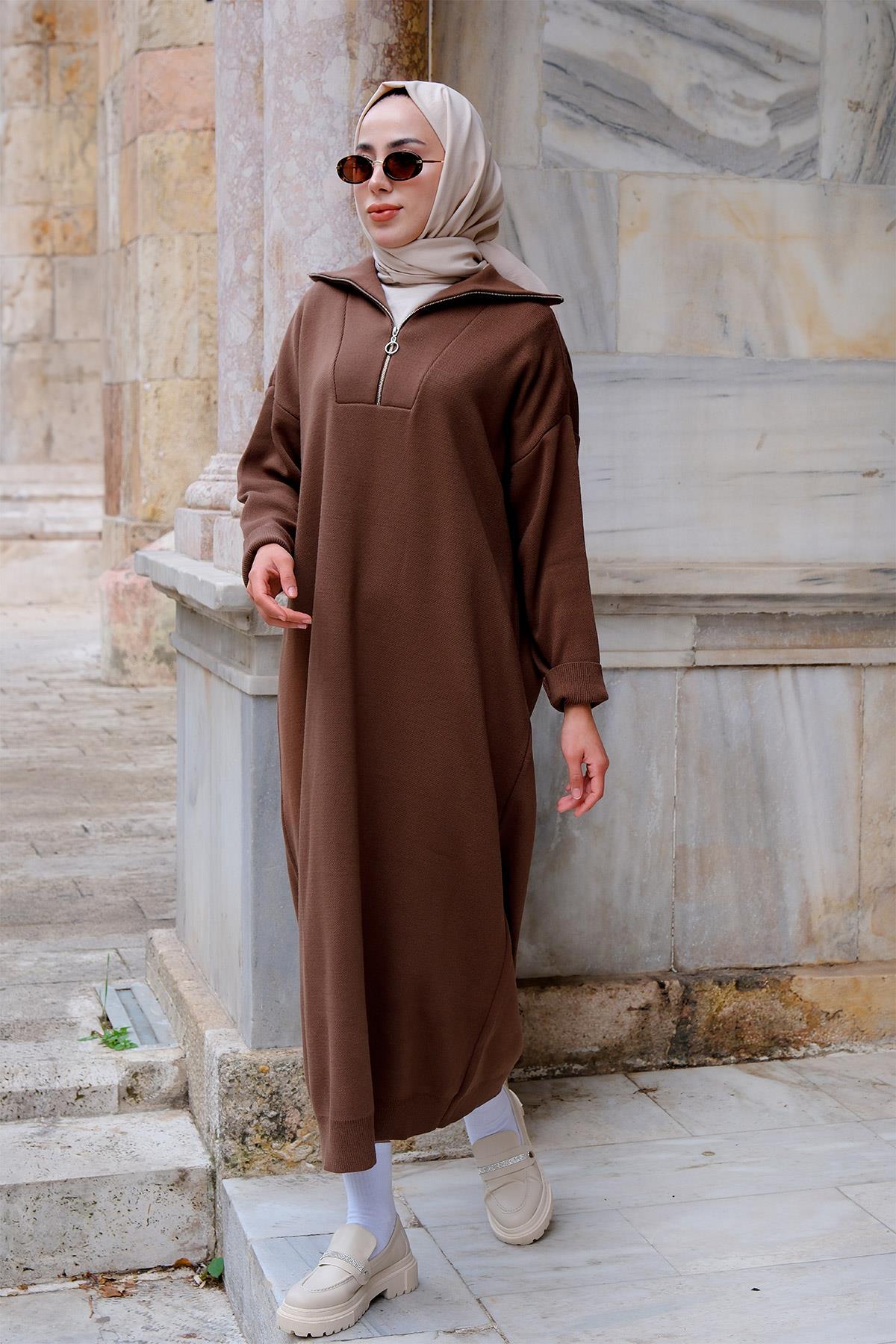 Oversize Boğazlı Triko Elbise Kahverengi