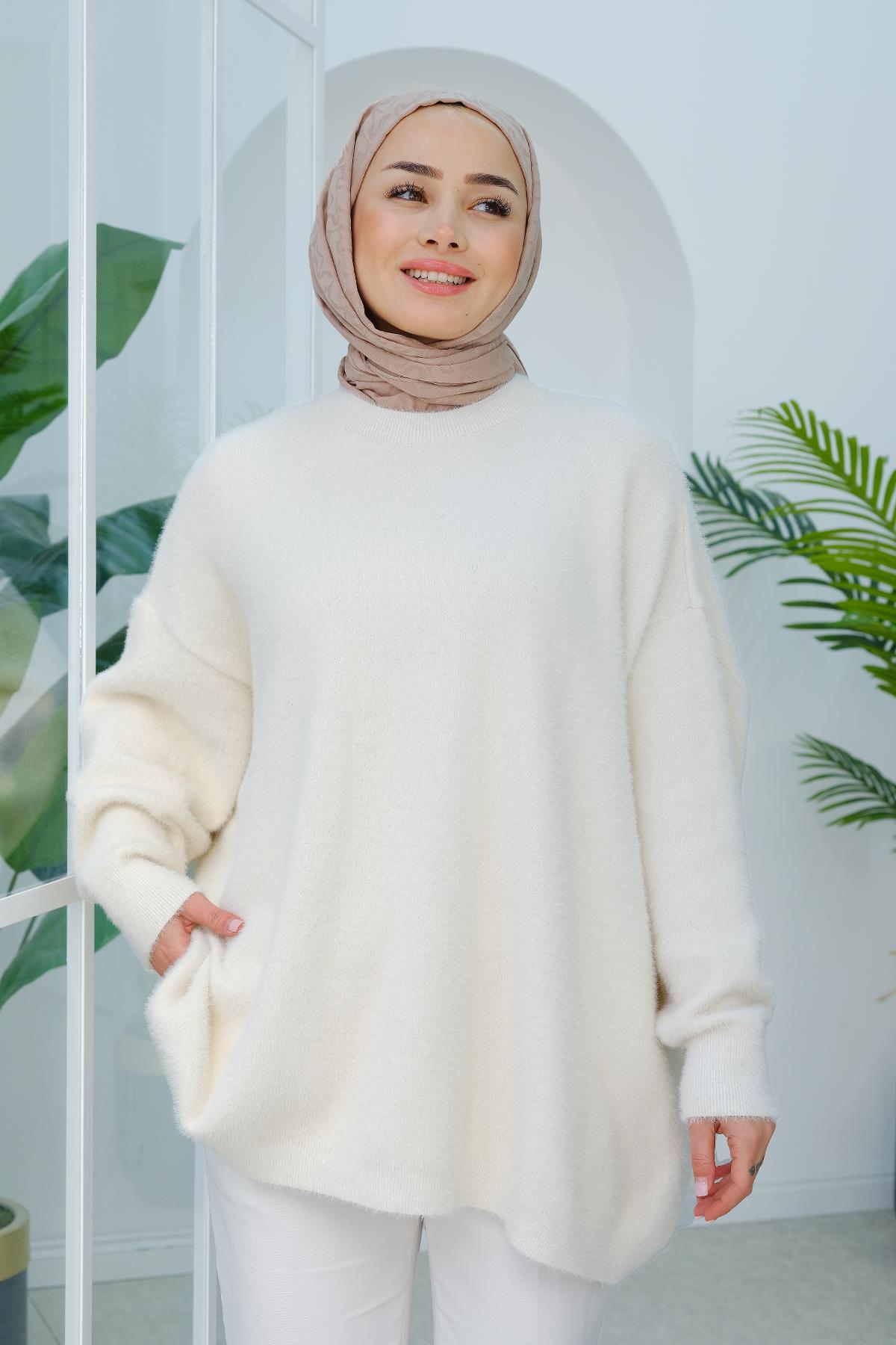 Oversize Kesim Peluş Kazak Ekru