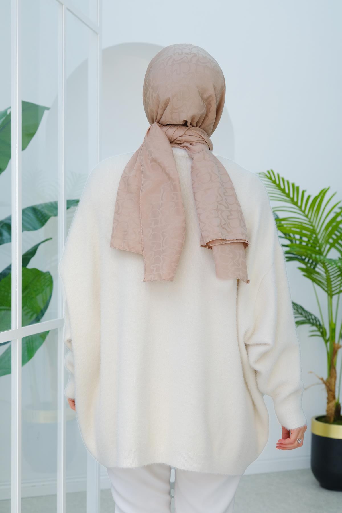 Oversize Kesim Peluş Kazak Ekru