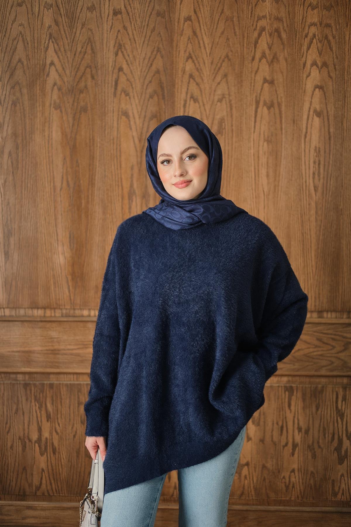 Oversize Kesim Peluş Kazak Lacivert