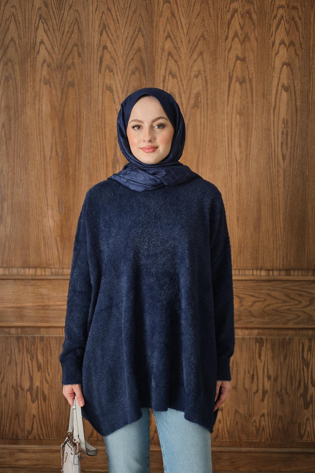 Oversize Kesim Peluş Kazak Lacivert