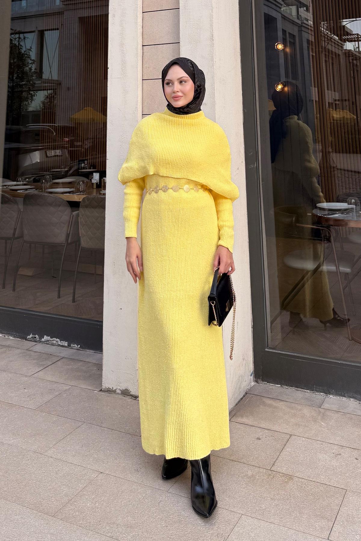 Pelerin Yaka Elbise Sarı