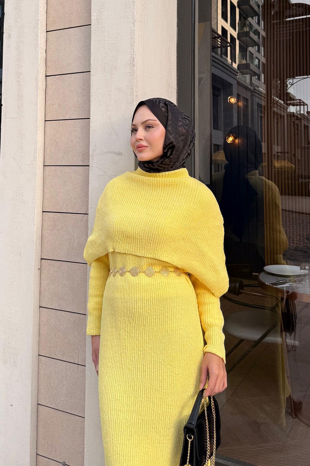 Pelerin Yaka Elbise Sarı