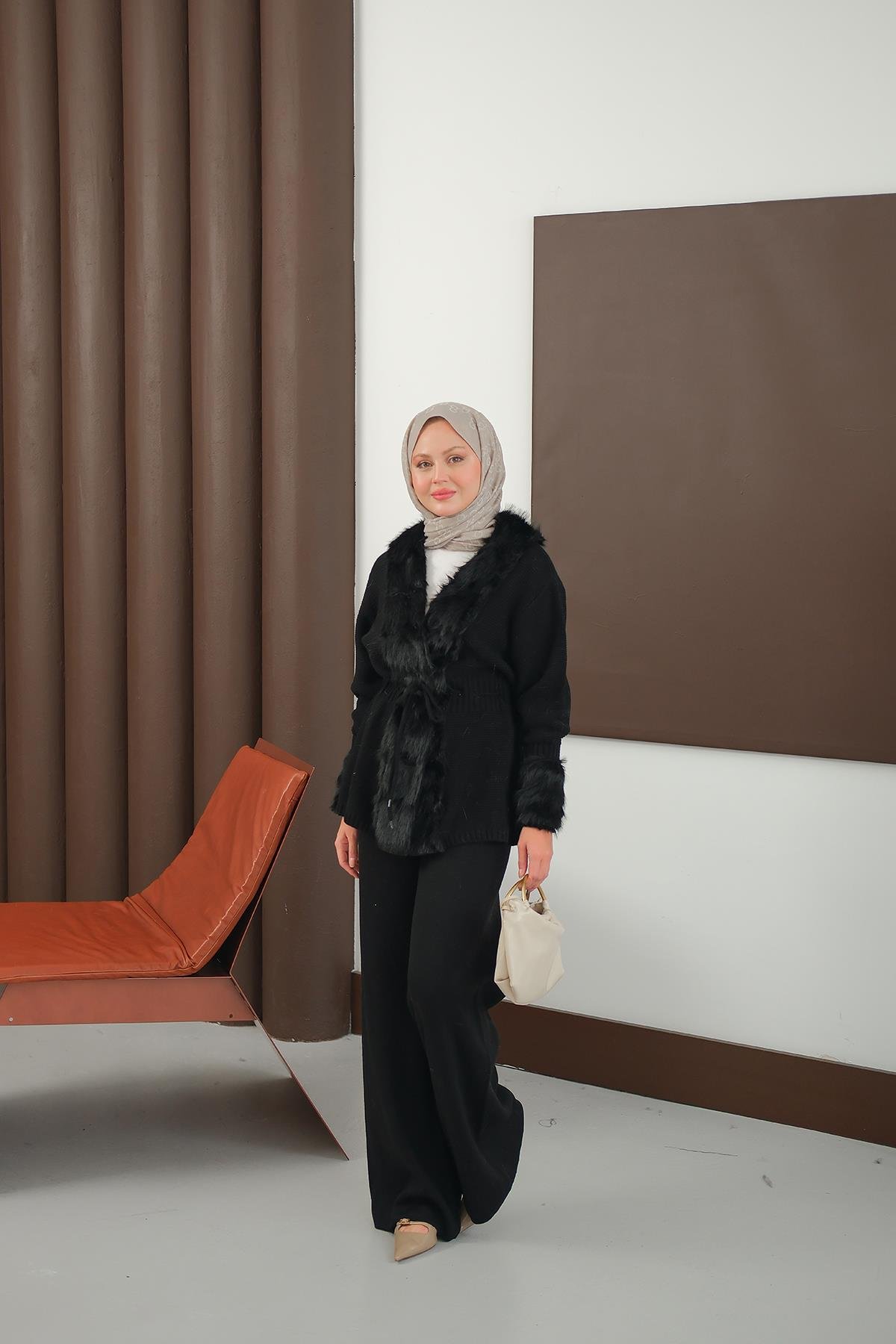 Peluş Detay Triko Takım Siyah