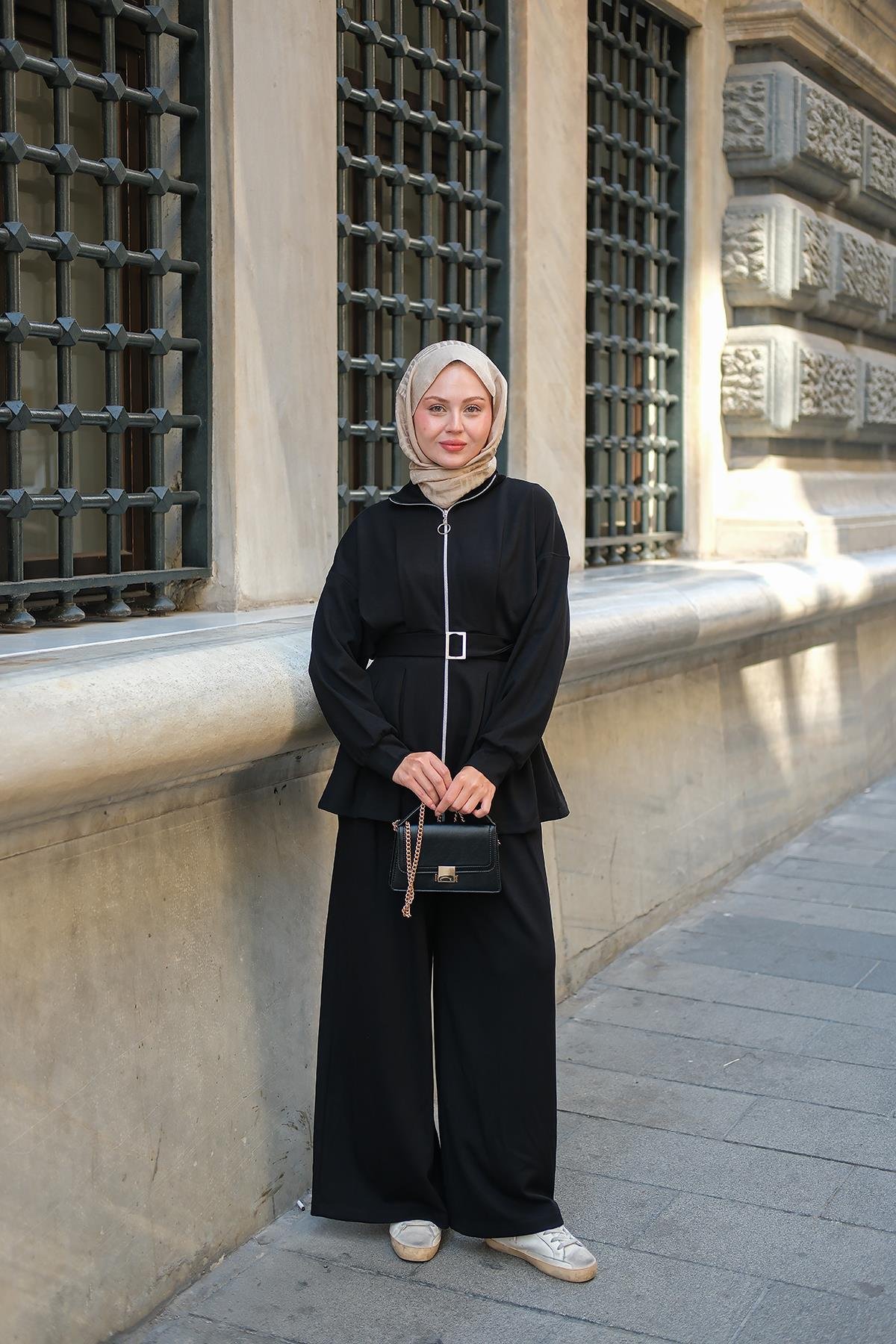 Pile Detaylı Tokalı Takım Siyah