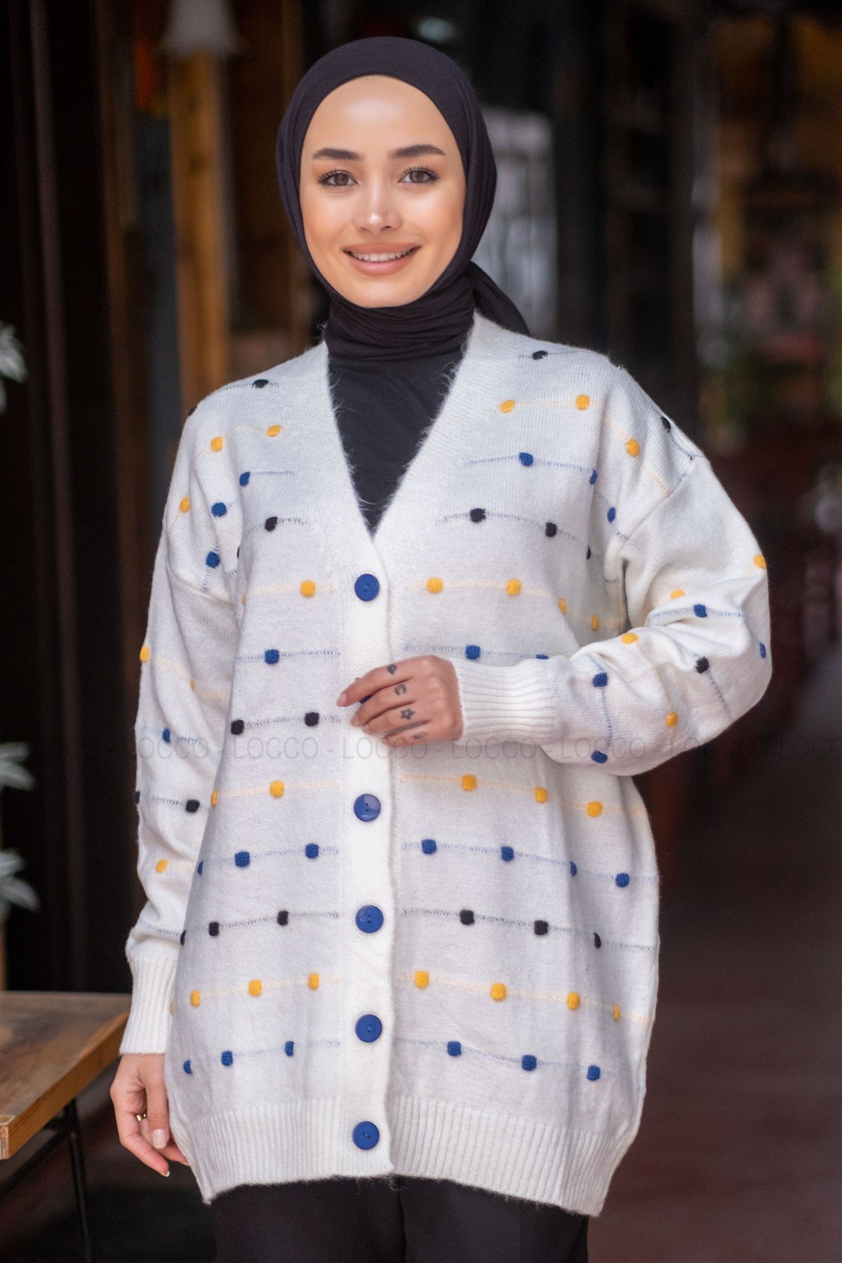 Uygun Fiyatlı PUANTIYE DESEN TRIKO HIRKA BEYAZ | Loccomoda.com 