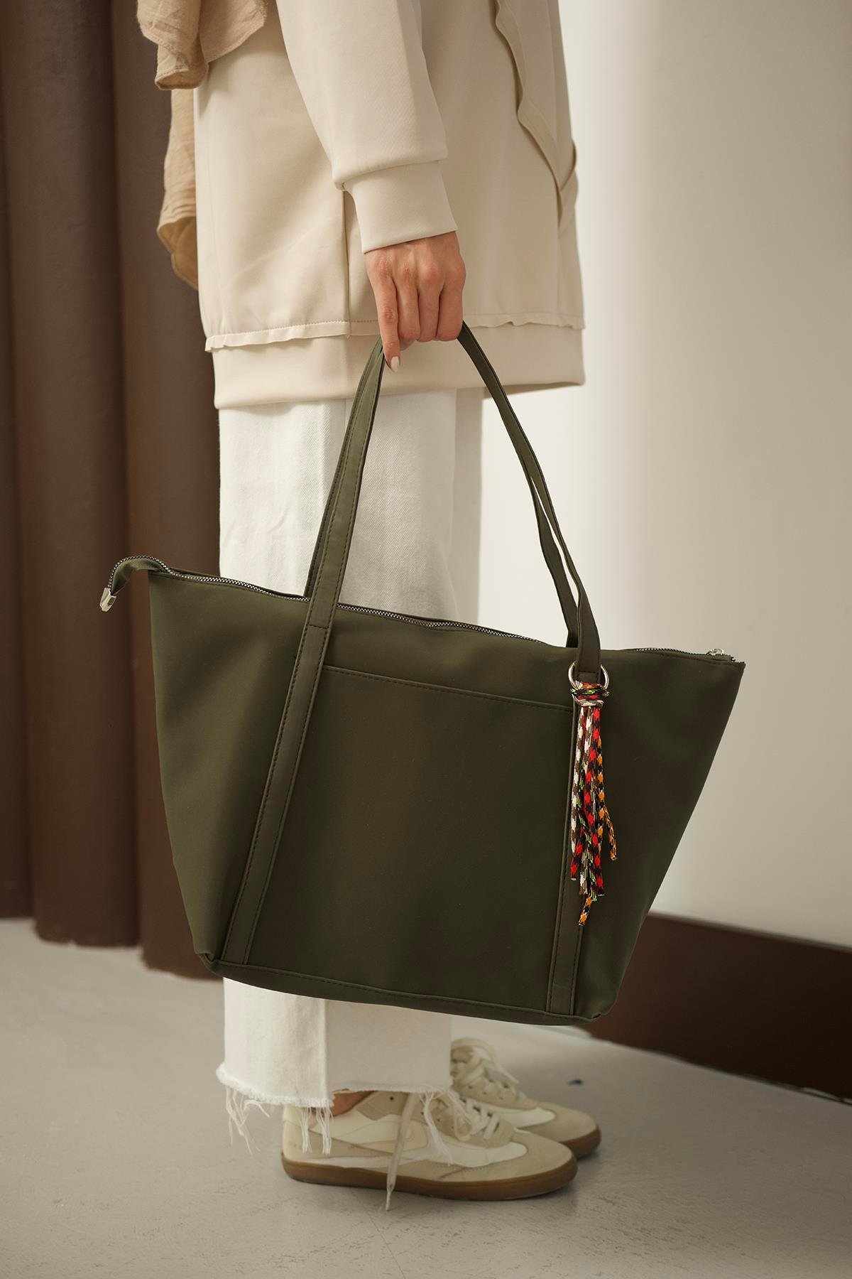 Püskül Detay Çanta Haki Yeşil