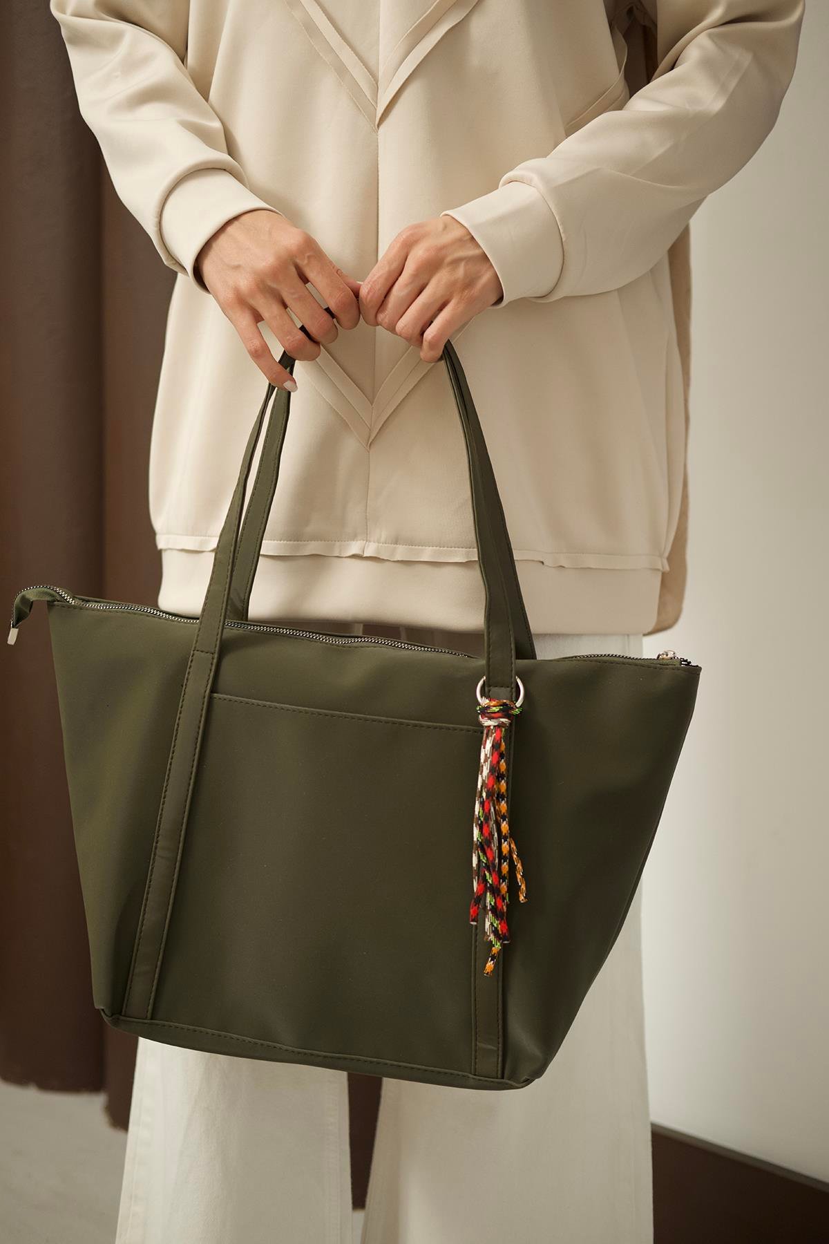 Püskül Detay Çanta Haki Yeşil