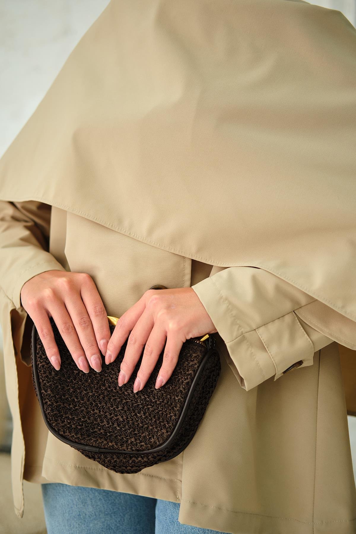 Şal Detay Kısa Trenç Bej