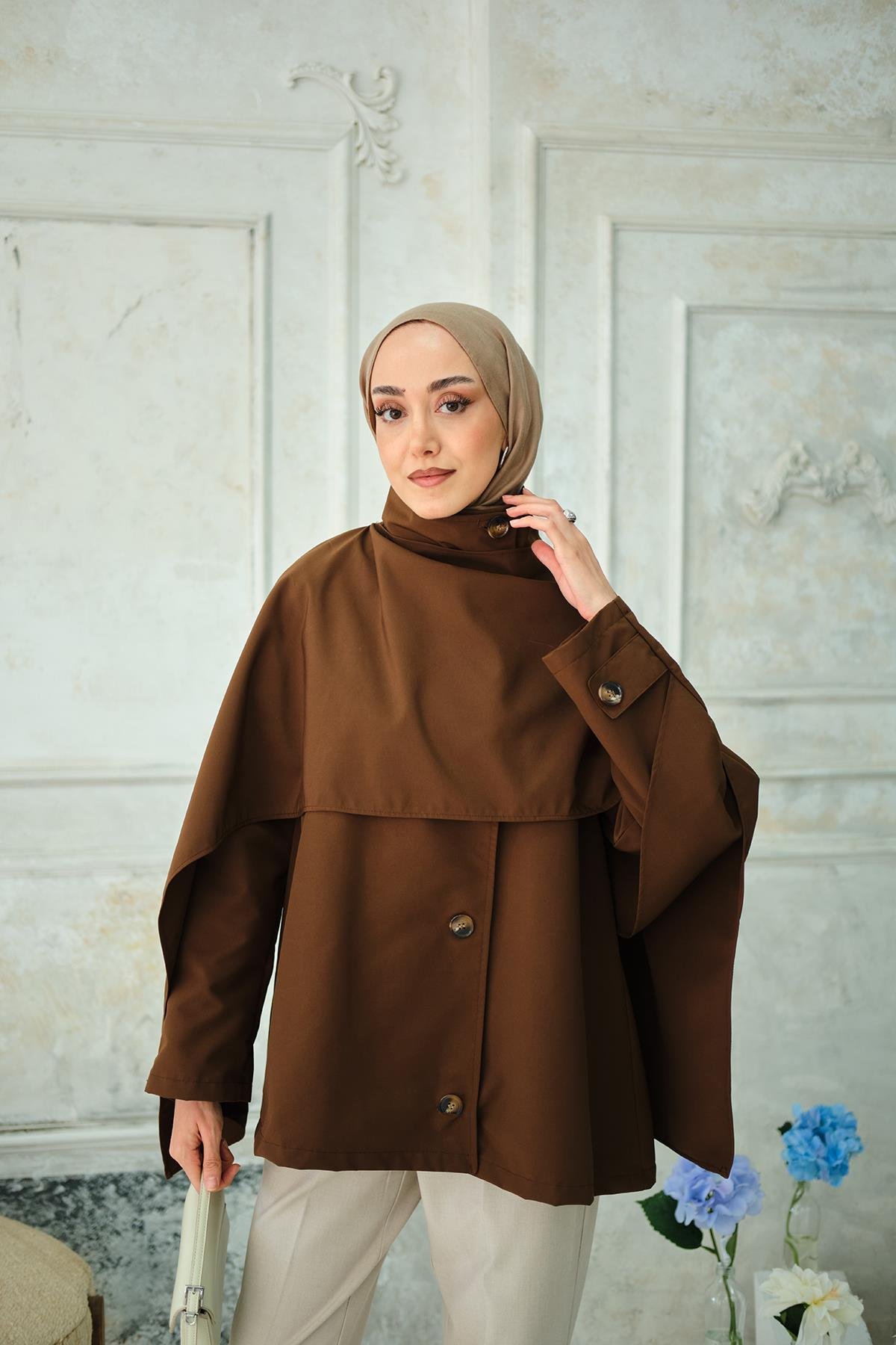 Şal Detay Kısa Trenç Kahverengi