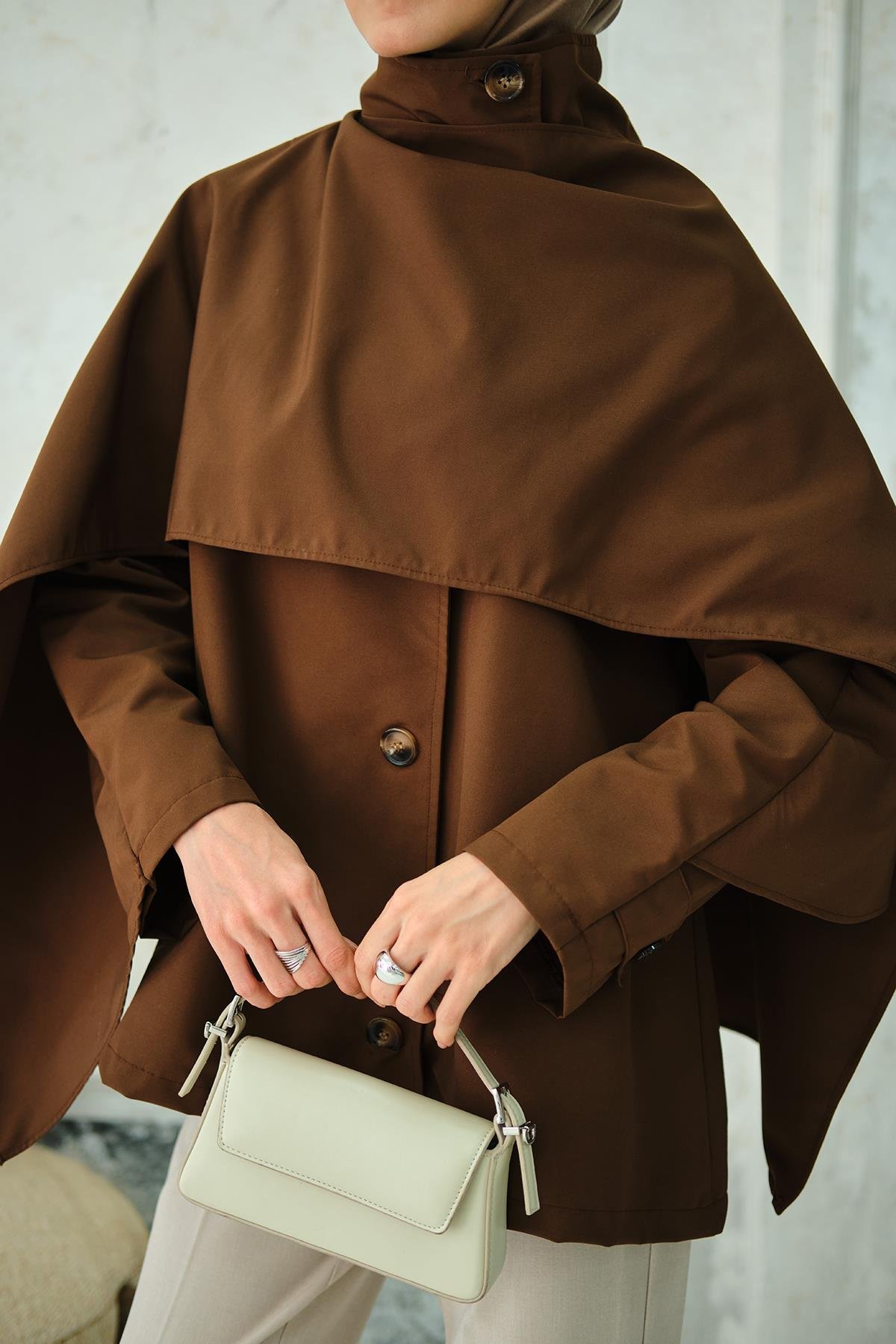 Şal Detay Kısa Trenç Kahverengi