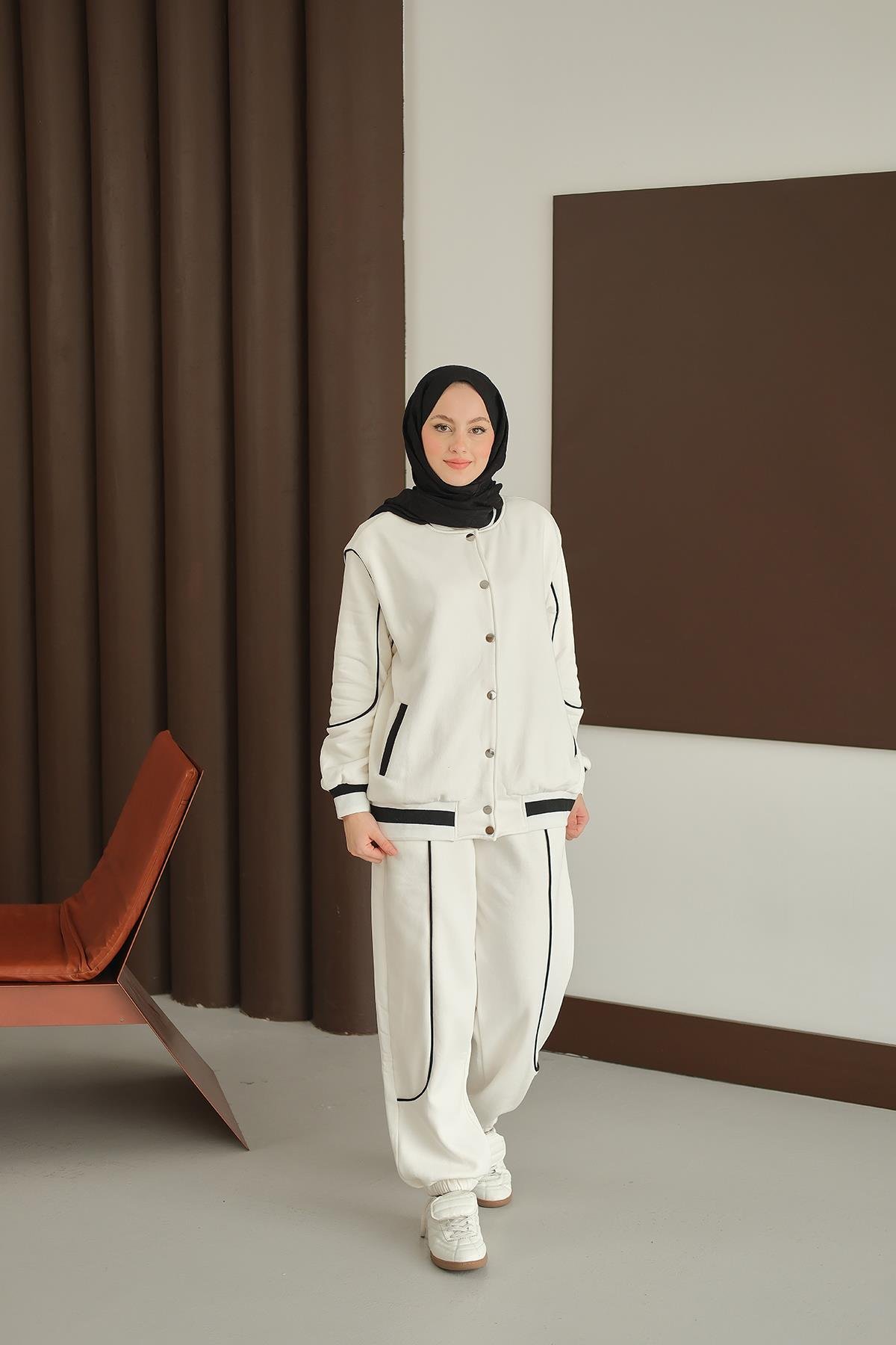 Şerit Detay Takım Beyaz