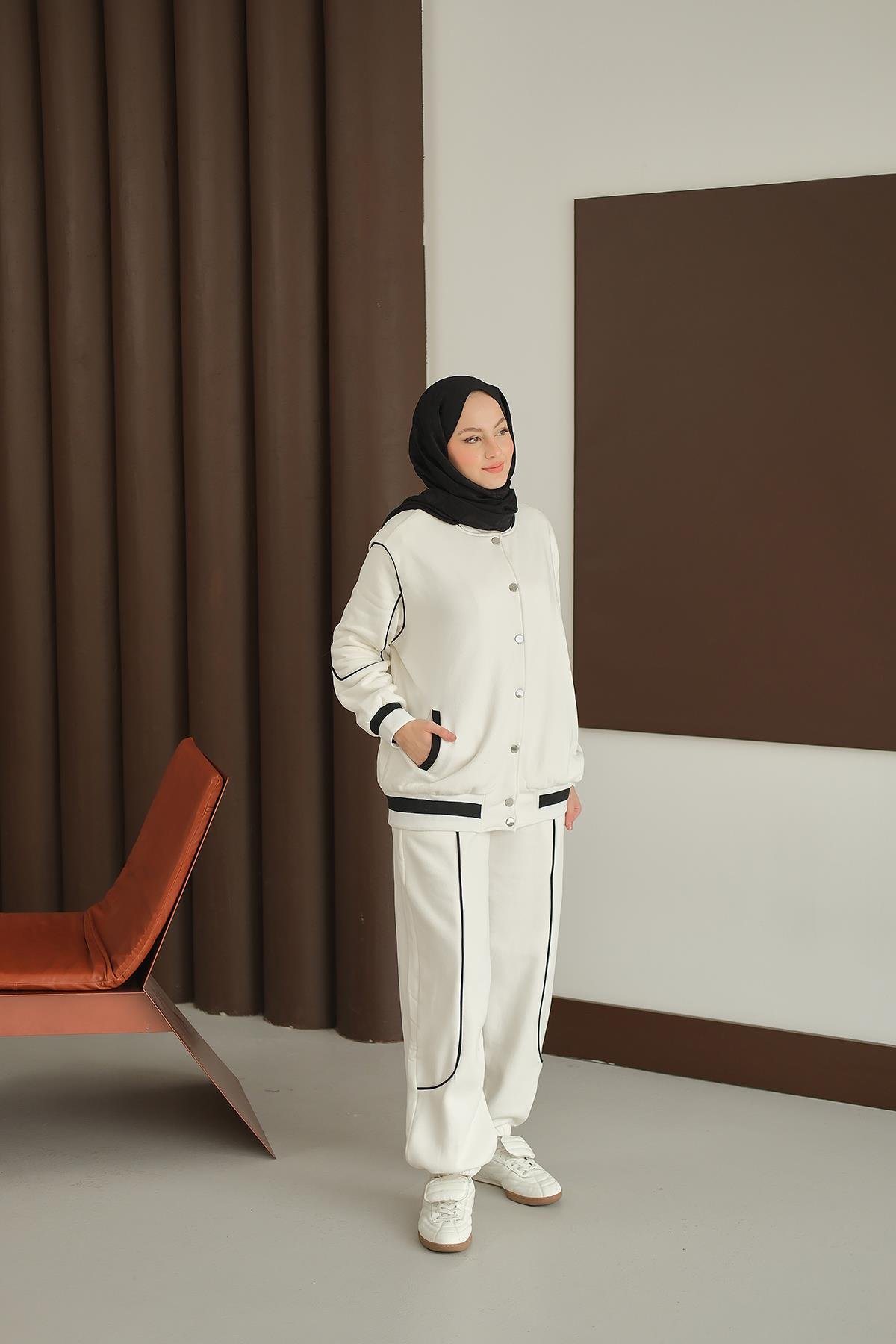 Şerit Detay Takım Beyaz