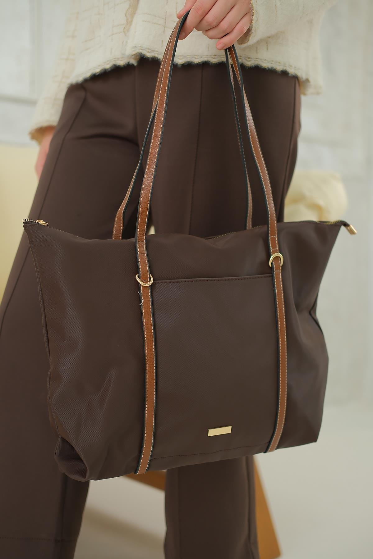 Şeritli Ön Gözlü Çanta Kahverengi