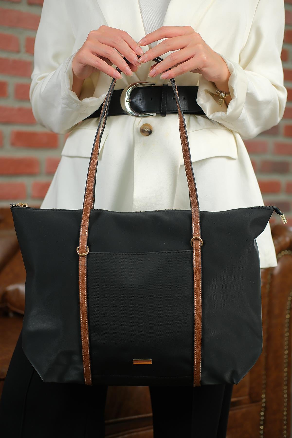 Şeritli Ön Gözlü Çanta Siyah