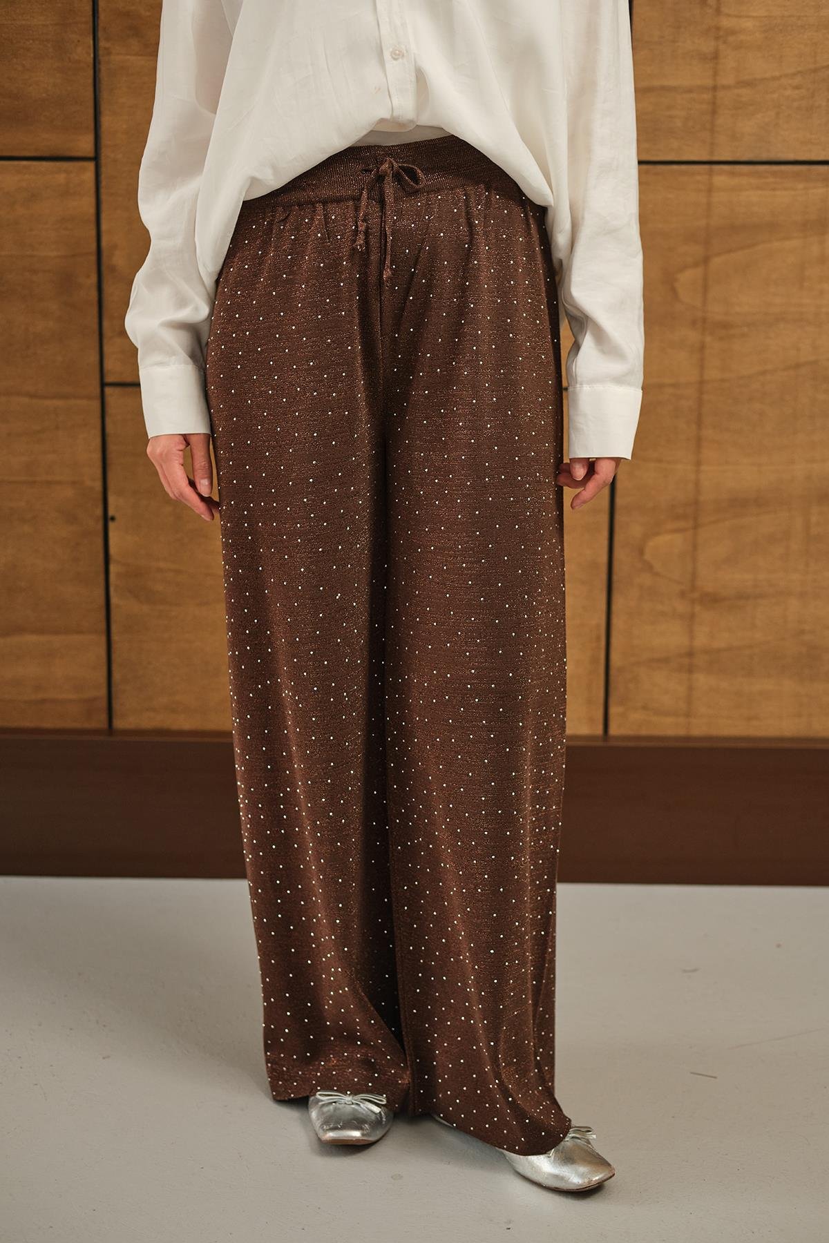 Sim Detay Taşlı Triko Pantolon Kahverengi