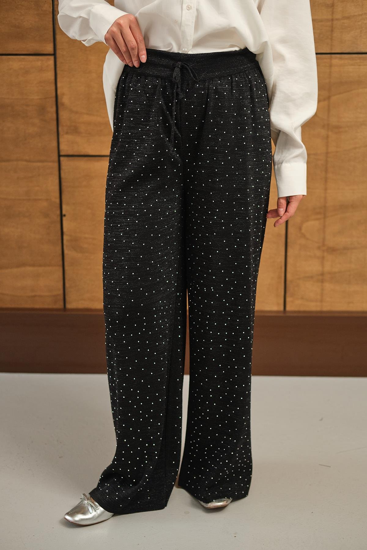 Sim Detay Taşlı Triko Pantolon Siyah