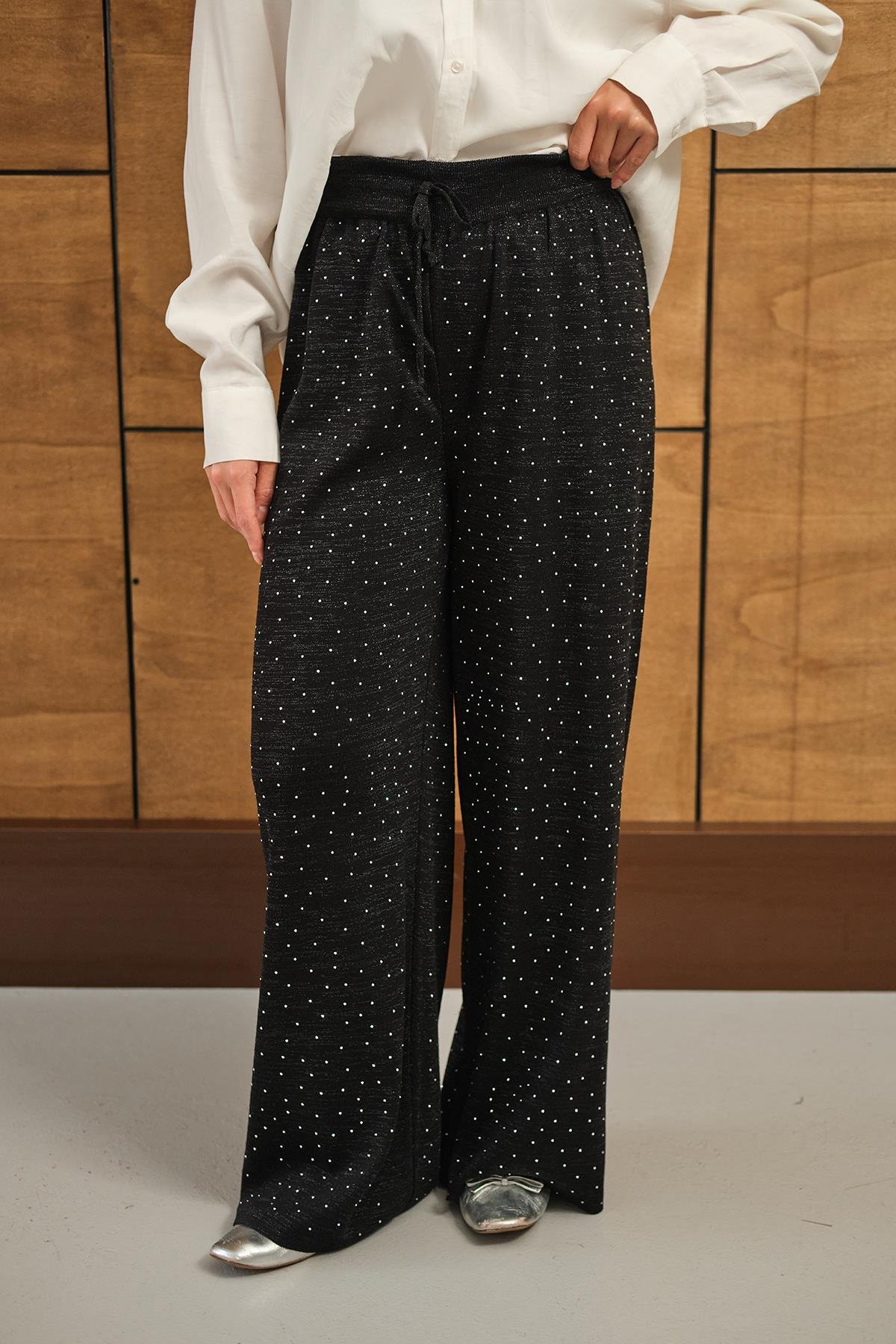 Sim Detay Taşlı Triko Pantolon Siyah