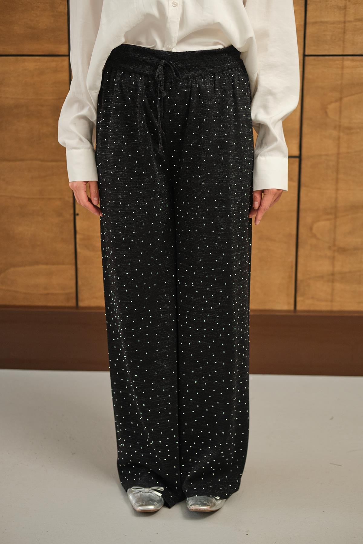 Sim Detay Taşlı Triko Pantolon Siyah