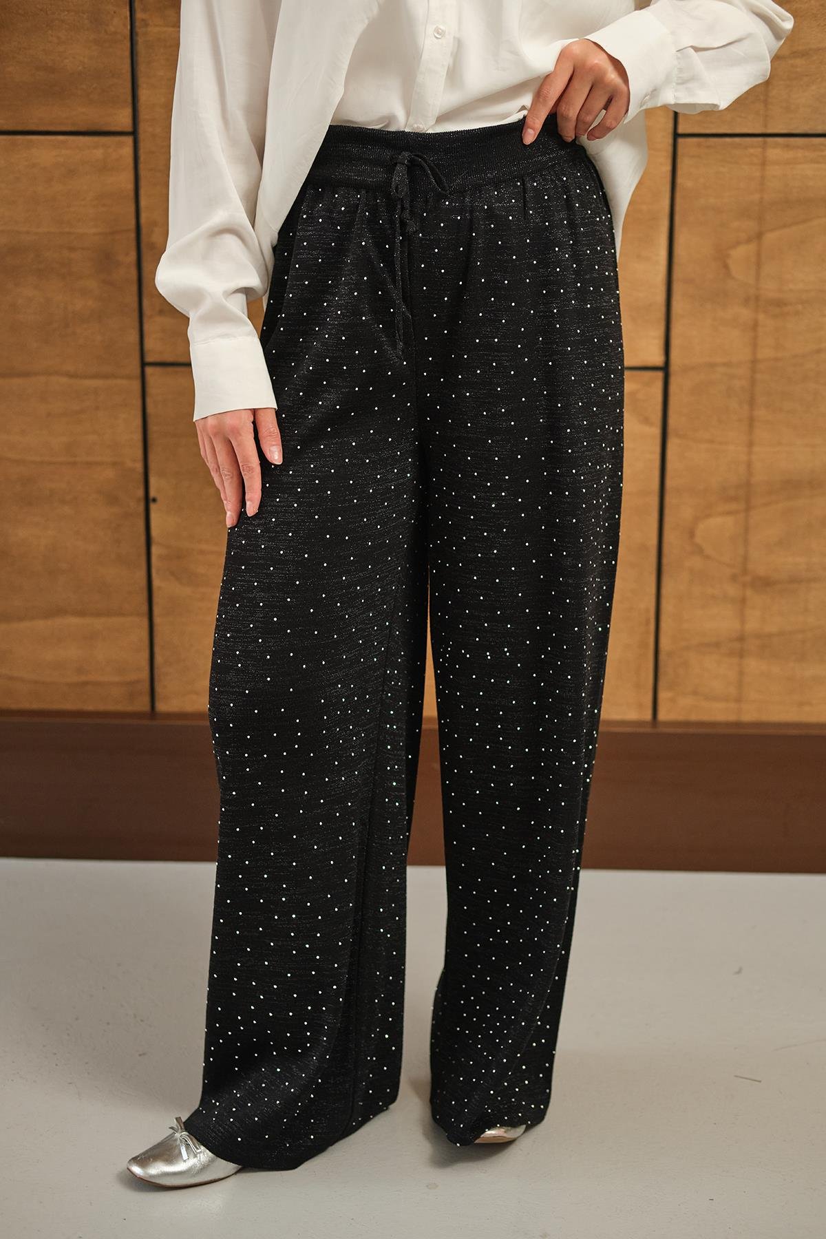 Sim Detay Taşlı Triko Pantolon Siyah