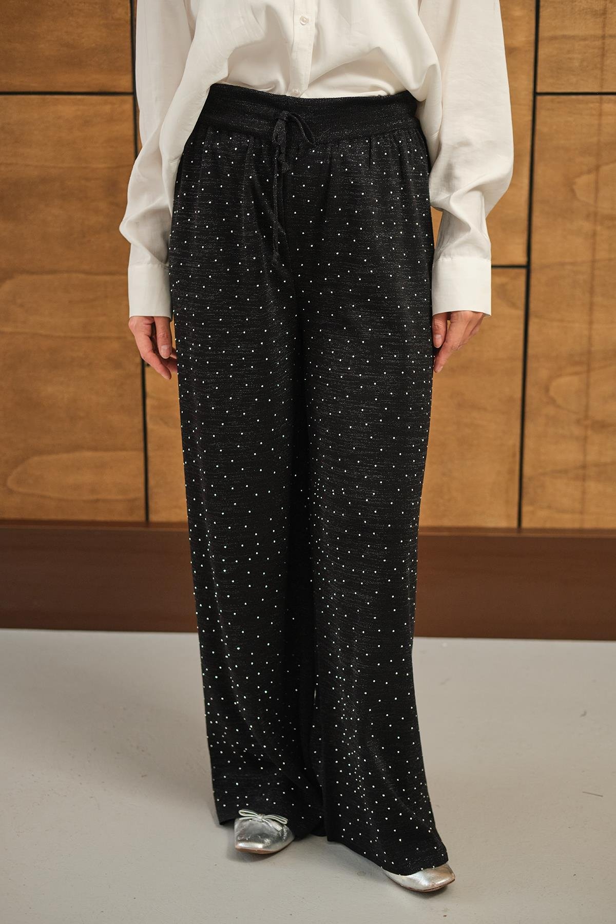 Sim Detay Taşlı Triko Pantolon Siyah