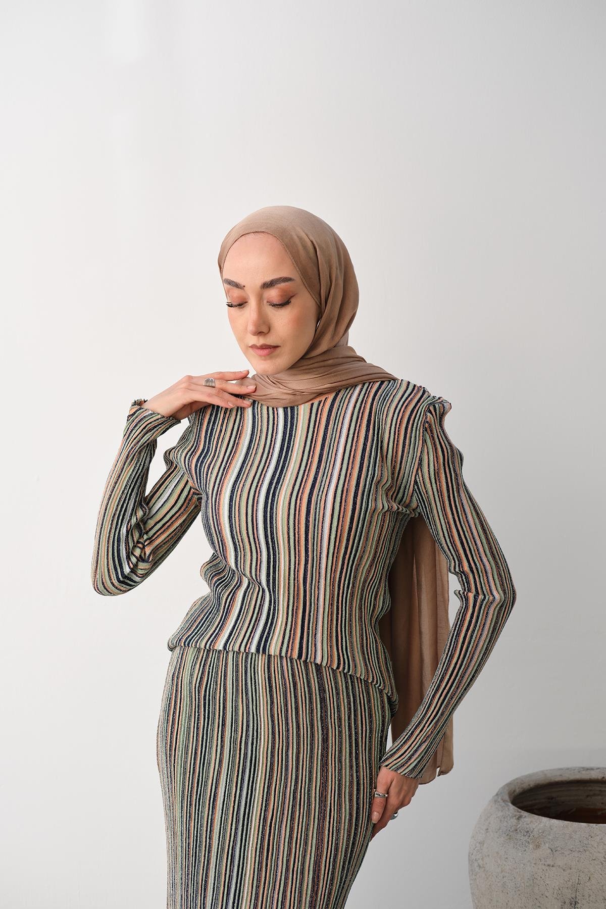 Simli Çizgi Desen Etekli Takım Somon