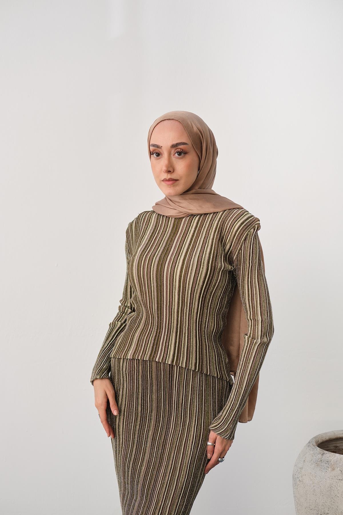 Simli Çizgi Desen Etekli Takım Yağ Yeşil