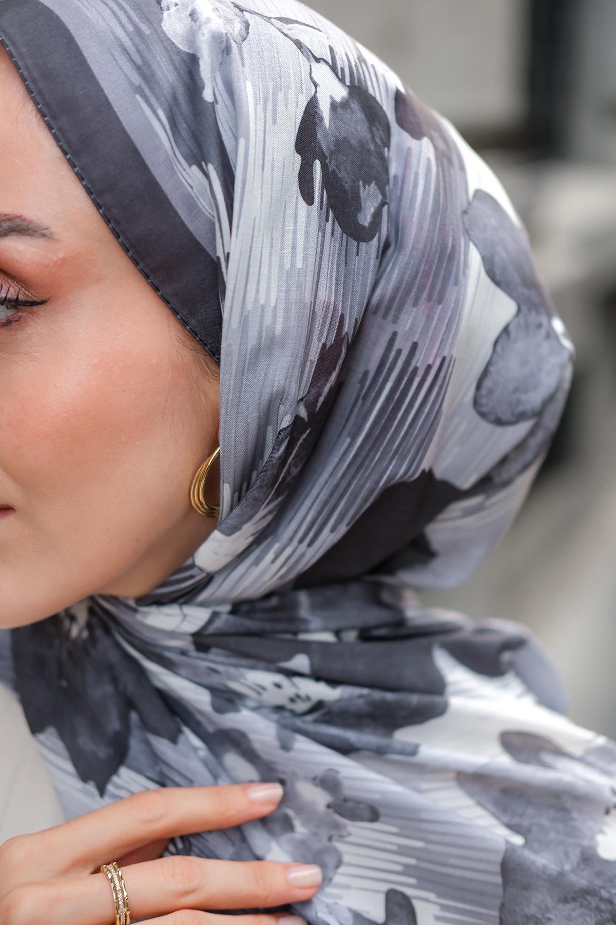 Soyut Çicek Desen Soft Şal Siyah