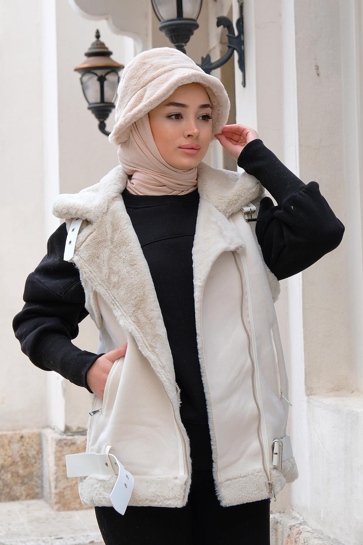 Süet İçi Peluş Detaylı Yelek Beyaz