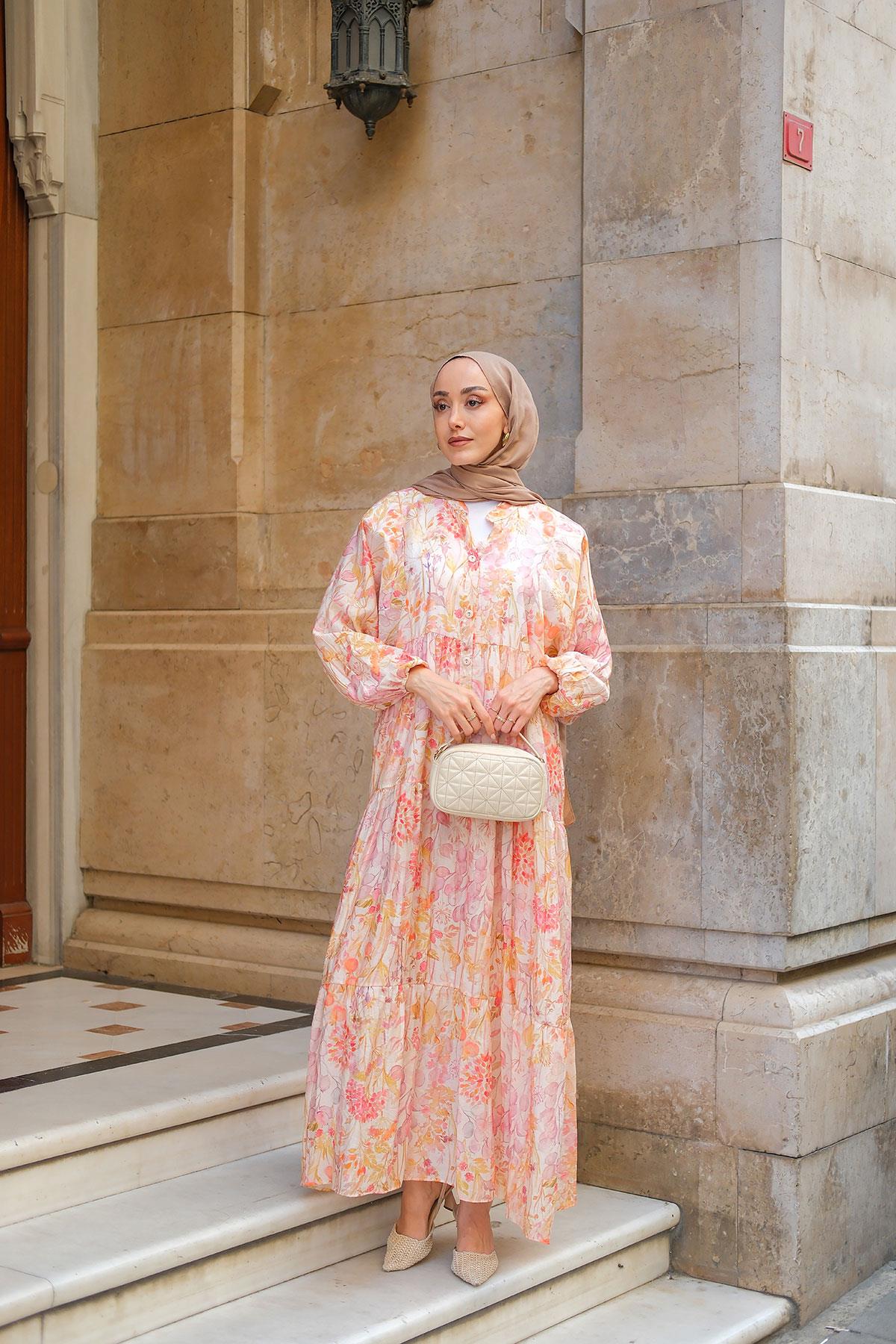 Sulu Boya Çicek Desenli Elbise Pudra