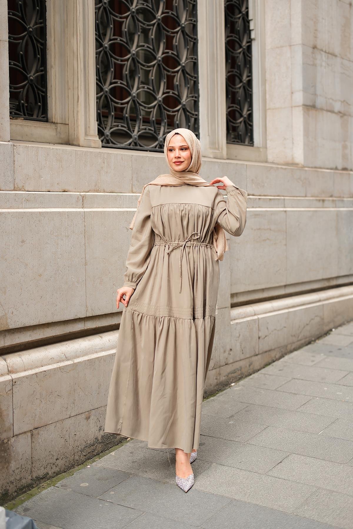 Süs Dikişli Büzgü Elbise Fıstık Yeşil