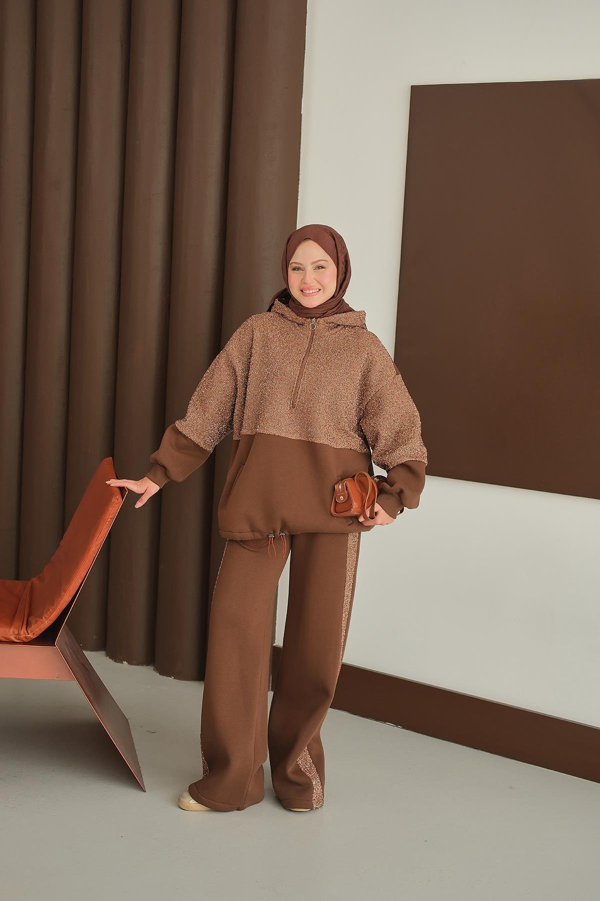 Sweatı Pullu Takım Kahverengi