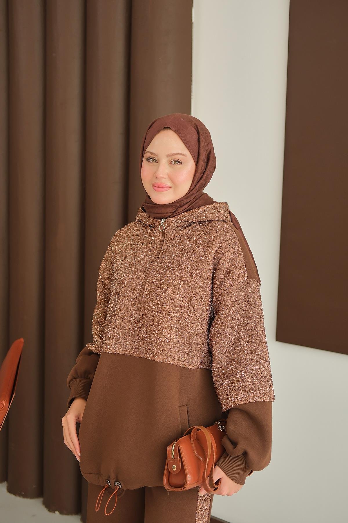 Sweatı Pullu Takım Kahverengi