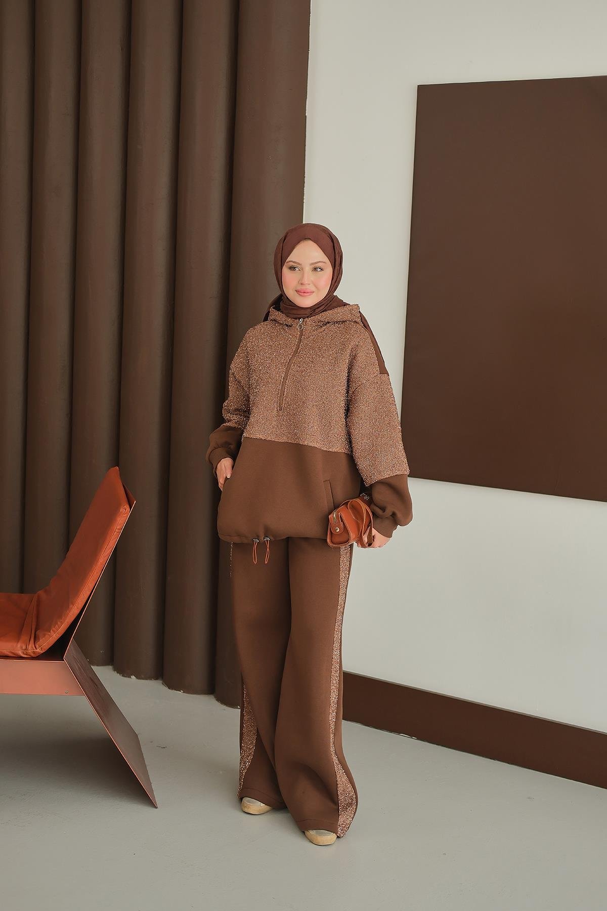 Sweatı Pullu Takım Kahverengi