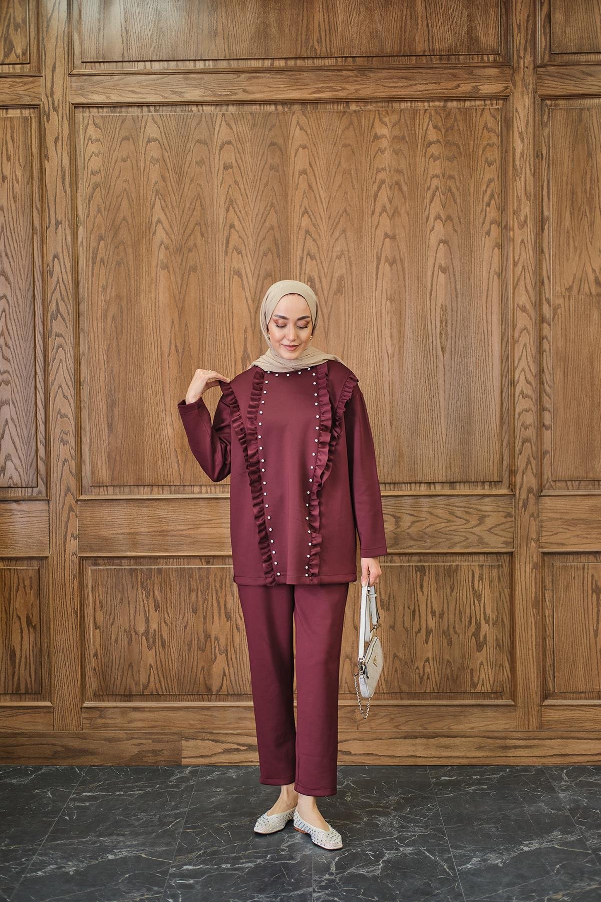 Taş Aksesuarlı Takım Bordo