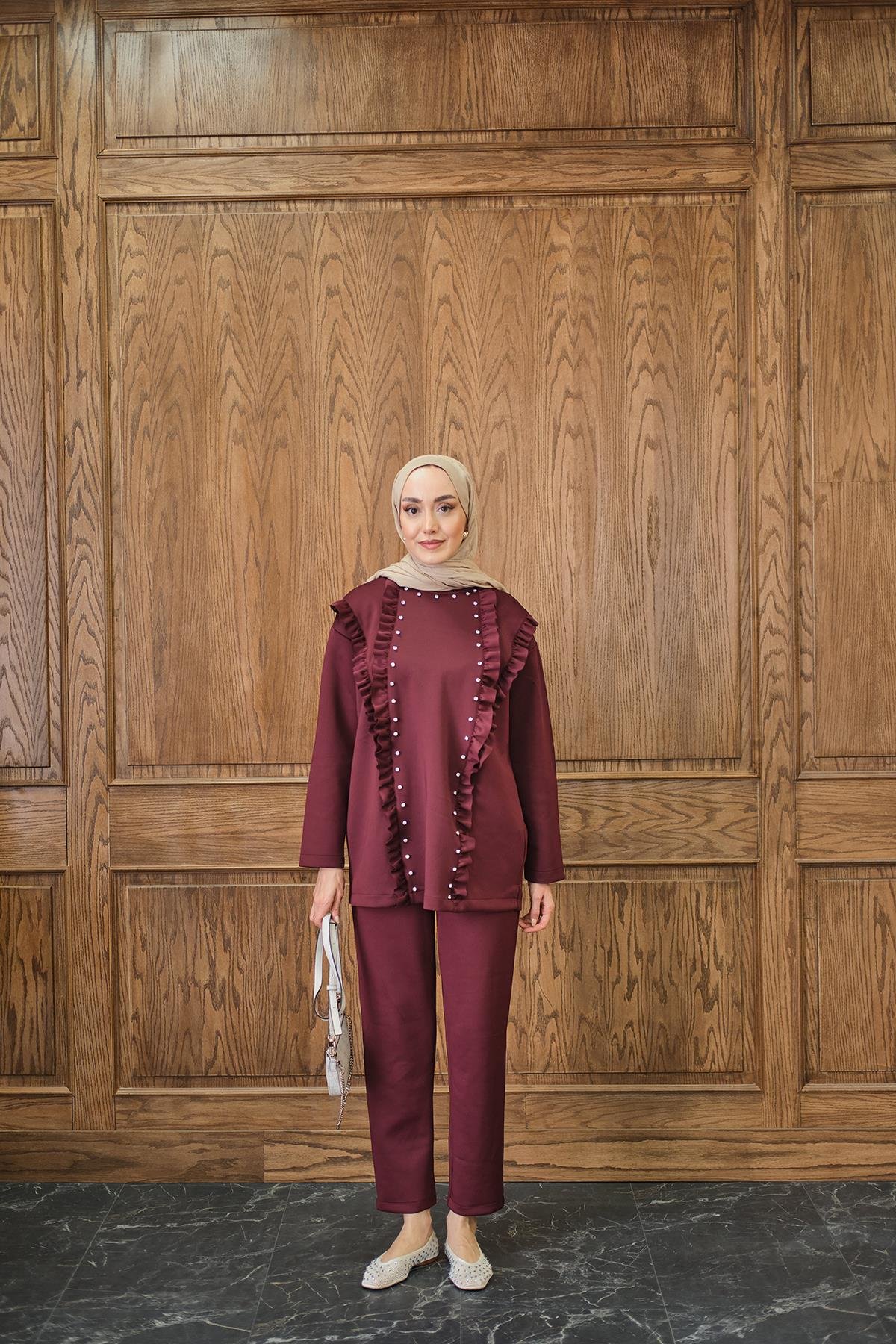 Taş Aksesuarlı Takım Bordo