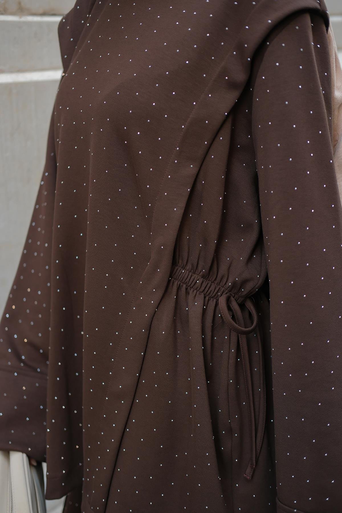 Taş Detay Beli Lastikli Takım Kahverengi