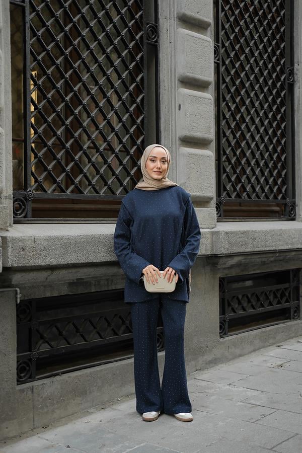 Taş Detay Beli Lastikli Takım Lacivert