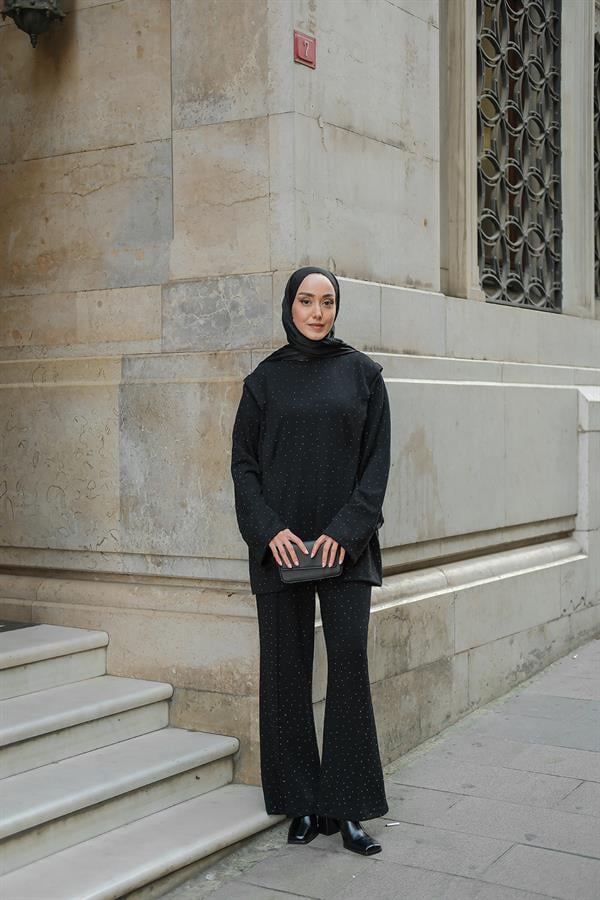 Taş Detay Beli Lastikli Takım Siyah