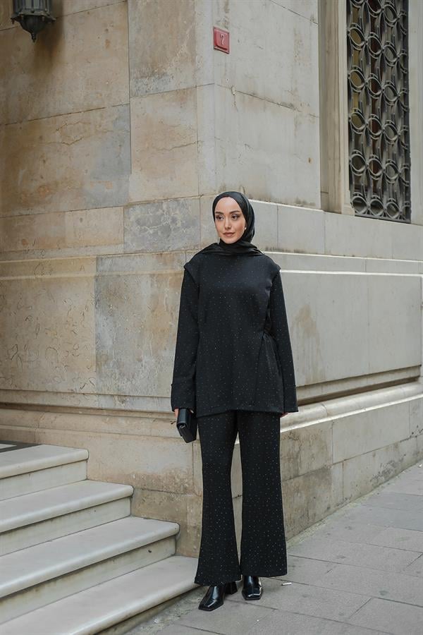 Taş Detay Beli Lastikli Takım Siyah