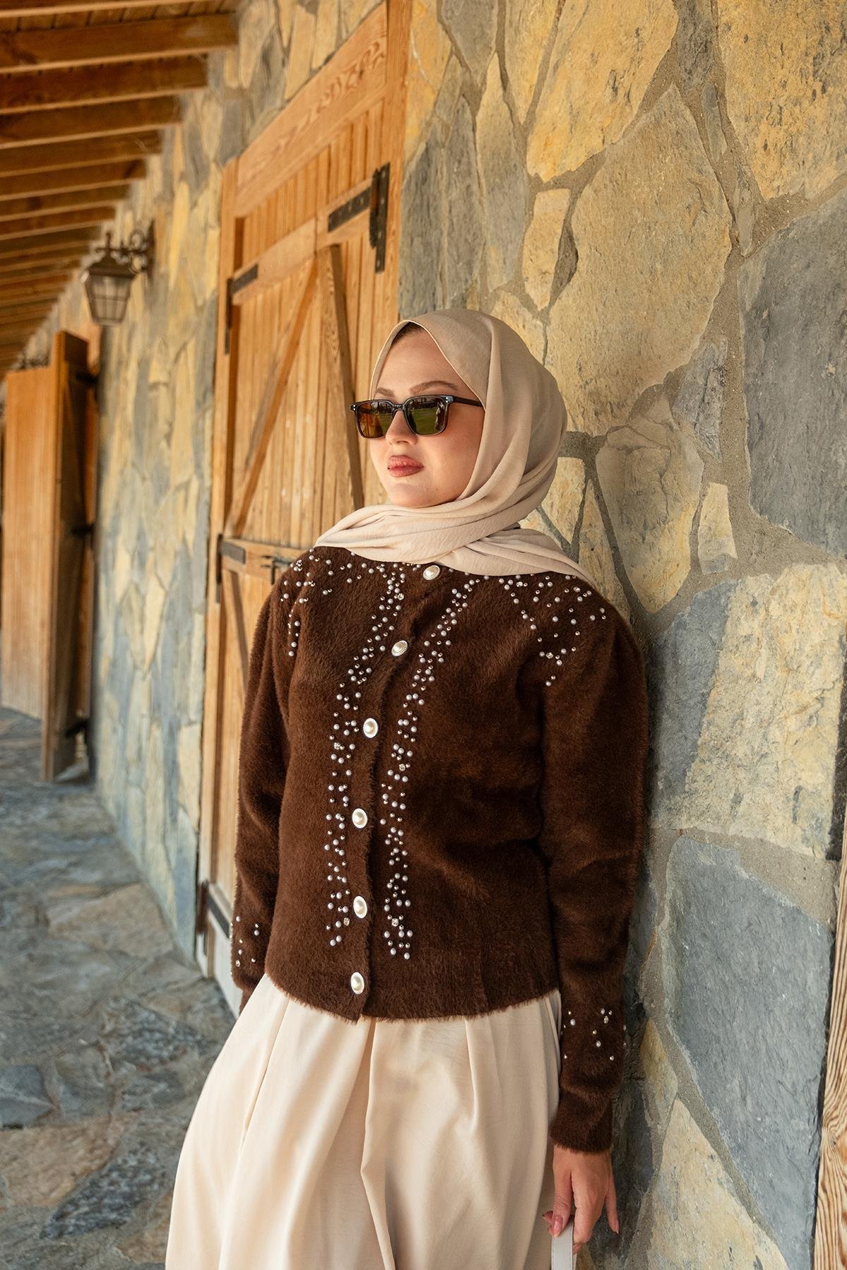 Taş Detay Triko Ceket Kahverengi