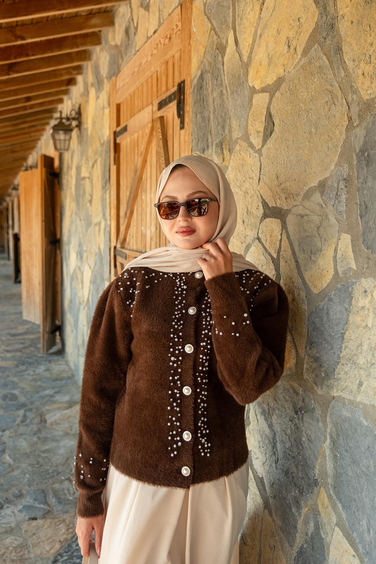 Taş Detay Triko Ceket Kahverengi