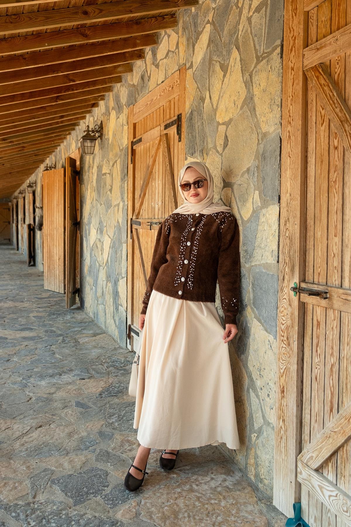 Taş Detay Triko Ceket Kahverengi