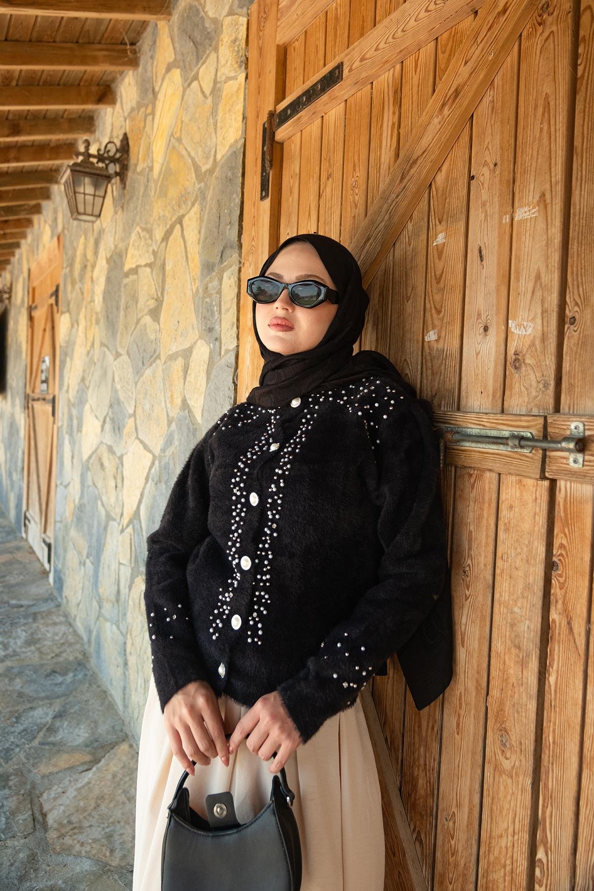 Taş Detay Triko Ceket Siyah