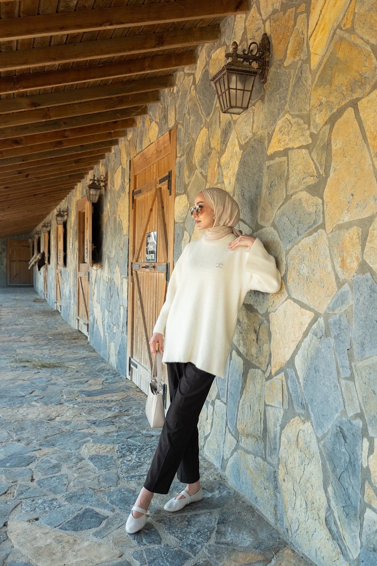 Taş Detay Triko Tunik Bej