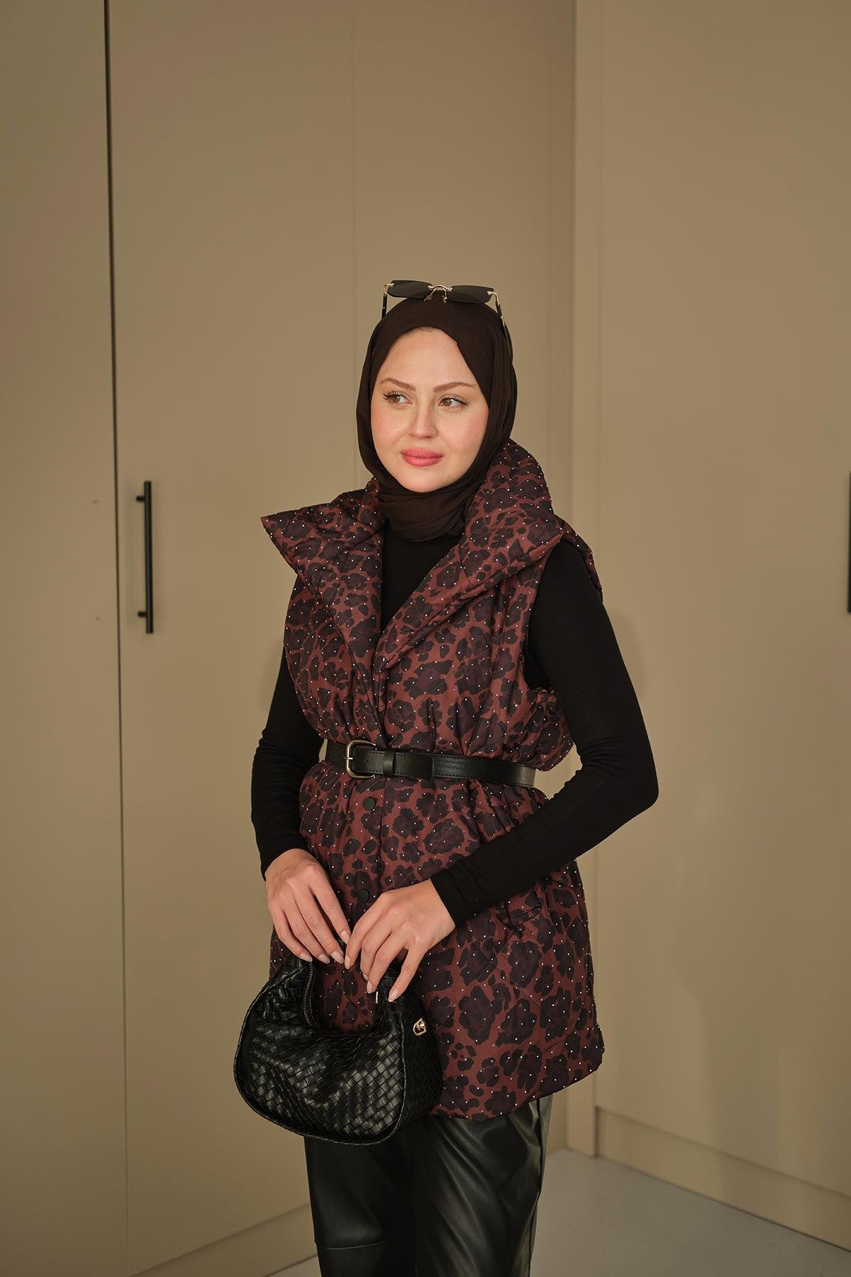 Taş Detay Yelek Kahverengi