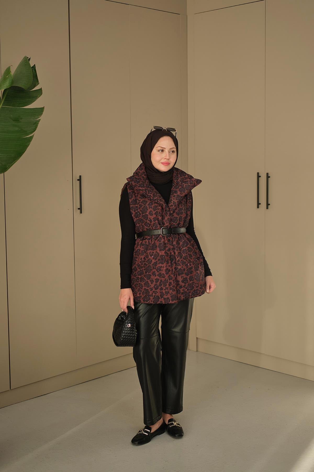 Taş Detay Yelek Kahverengi